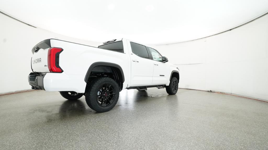 2025 Toyota Tundra SR5 CrewMax photo 16