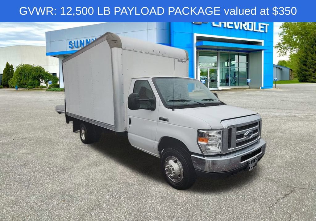 2017 Ford E-350 photo 3