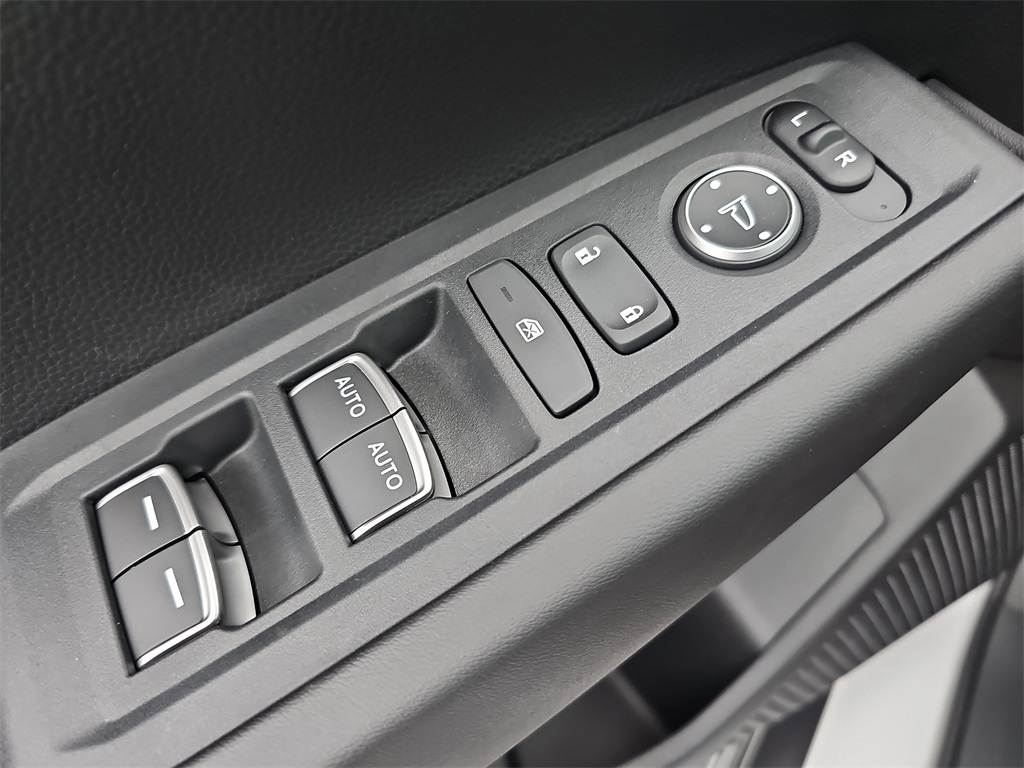 2025 Honda Accord LX photo 29