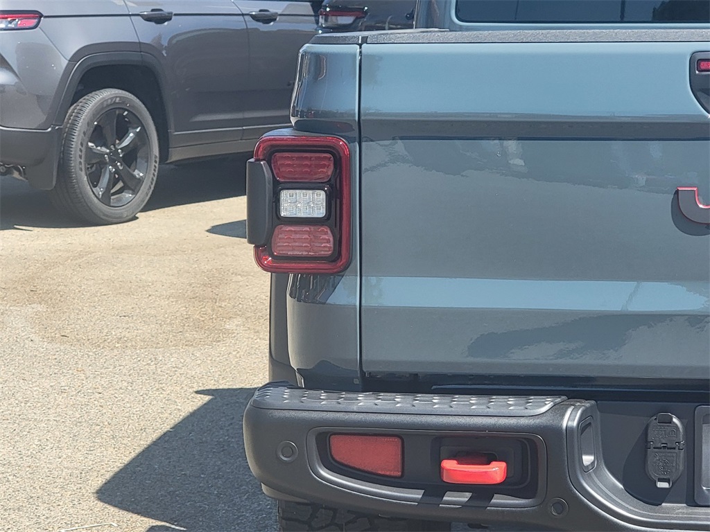 2025 Jeep Gladiator Rubicon photo 3
