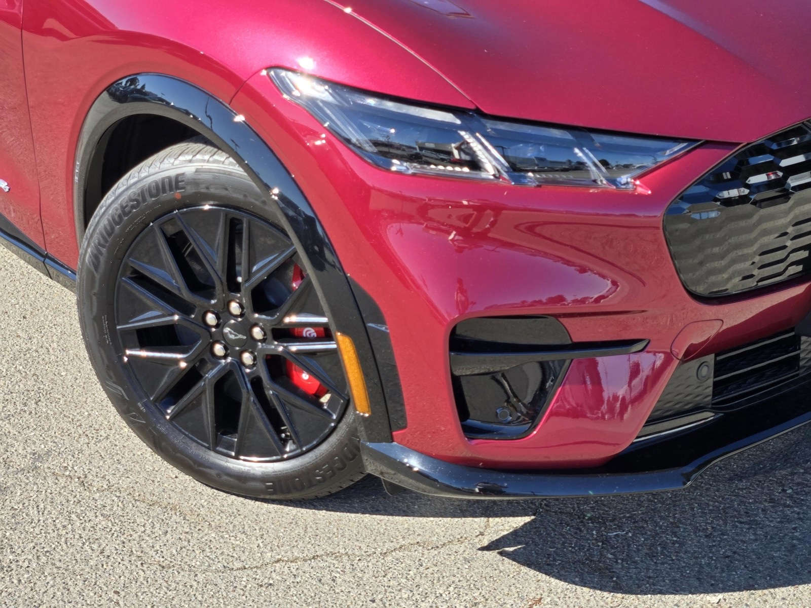 2025 Ford Mustang Mach-E Premium photo 6