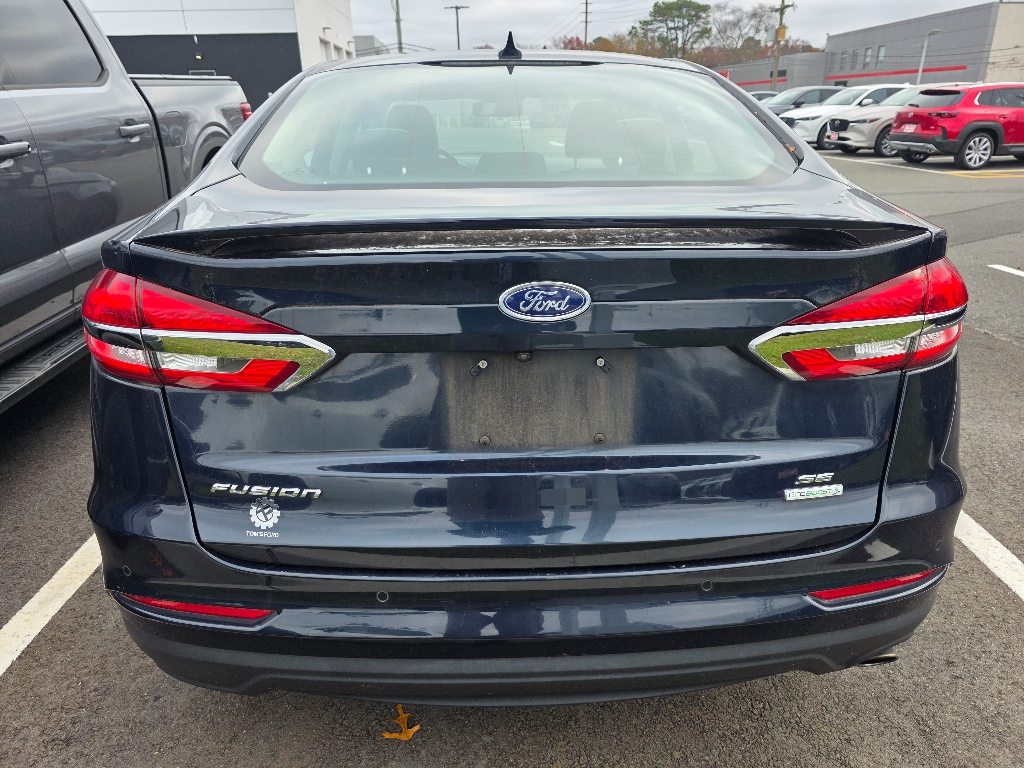 2020 Ford Fusion SE photo 4