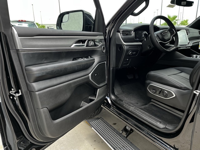 2025 Jeep Wagoneer Limited Series II photo 13