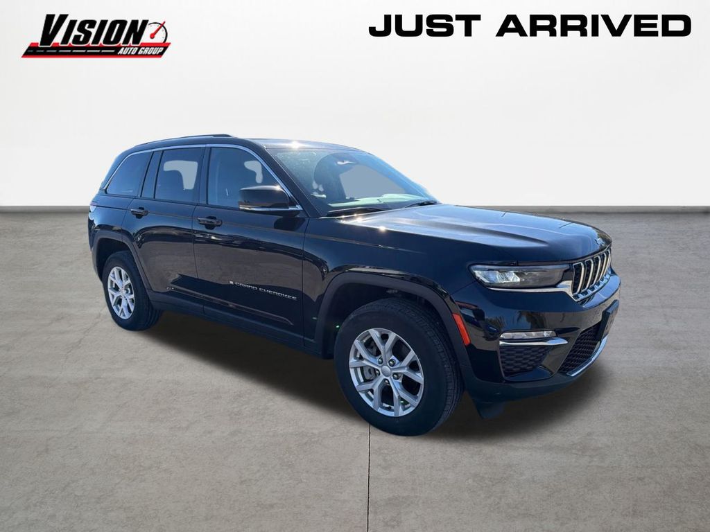 2023 Jeep Grand Cherokee Limited photo 3