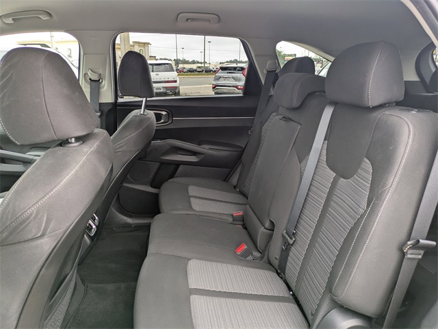 2023 Kia Sorento LX photo 14
