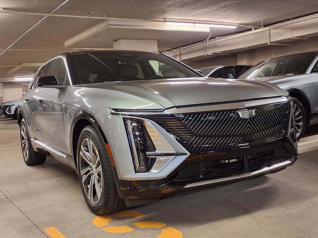 2025 Cadillac Lyriq Luxury photo 3