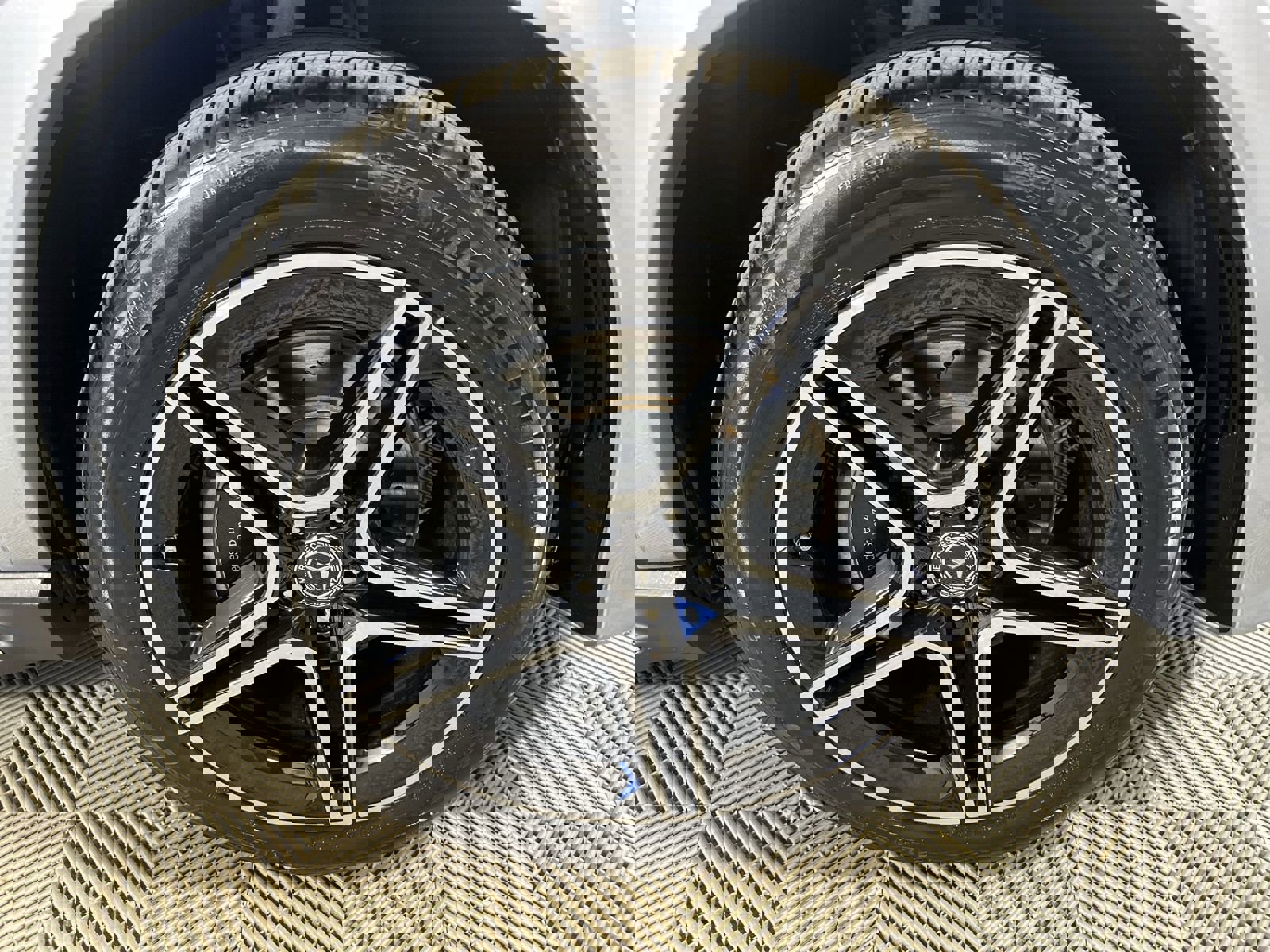 2025 Mercedes Benz GLS 450 4MATIC photo 10