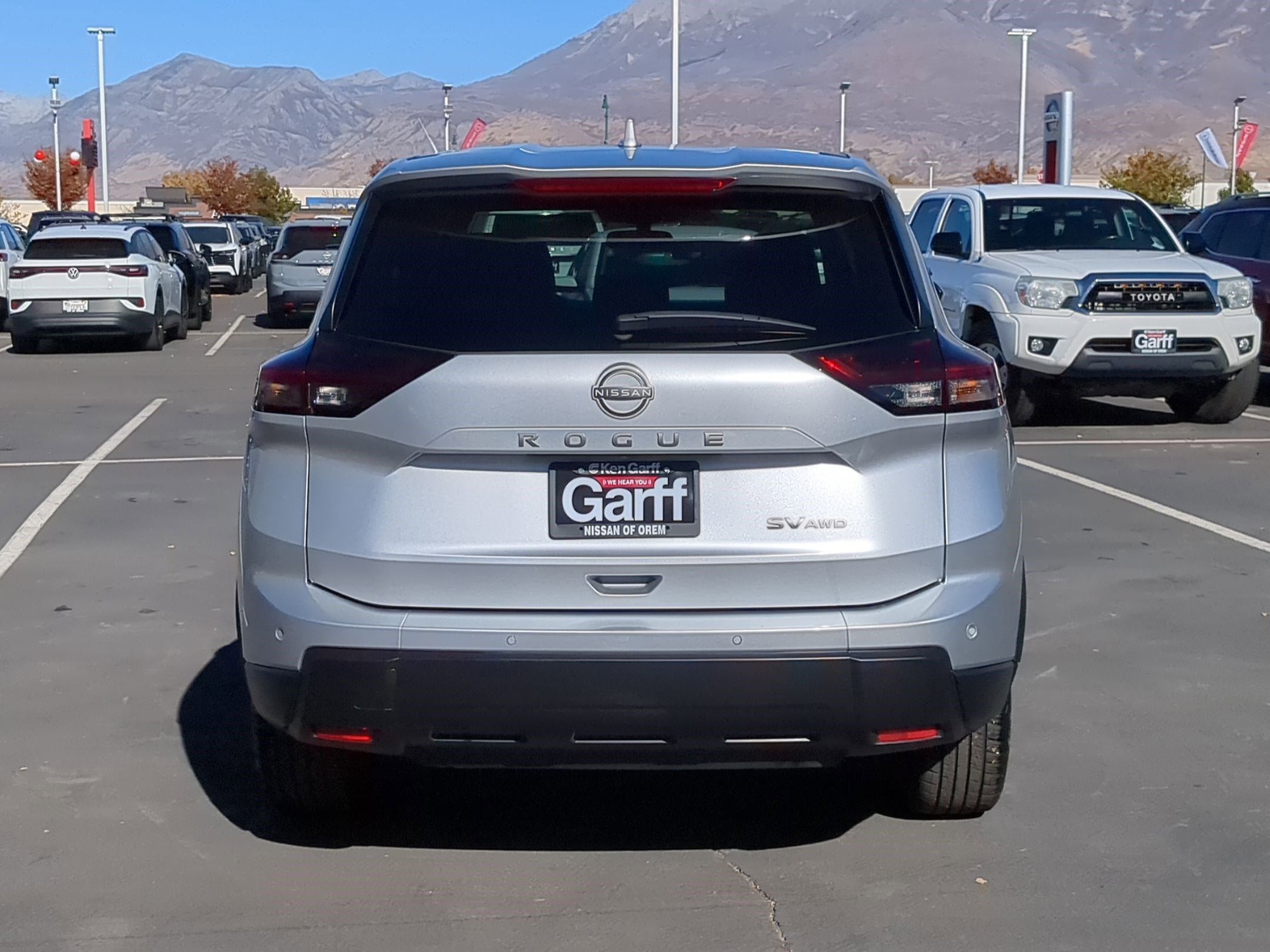 2024 Nissan Rogue SV photo 2