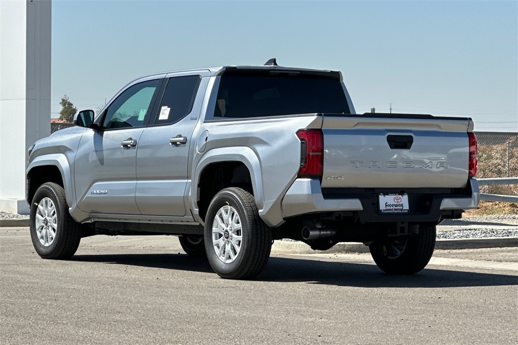 2025 Toyota Tacoma SR5 4x4 Double Cab photo 6