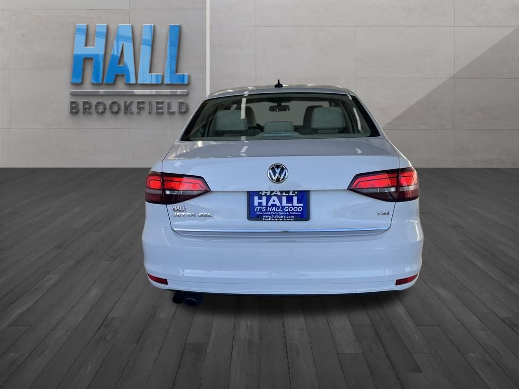 2017 Volkswagen Jetta 1.8T SEL photo 3