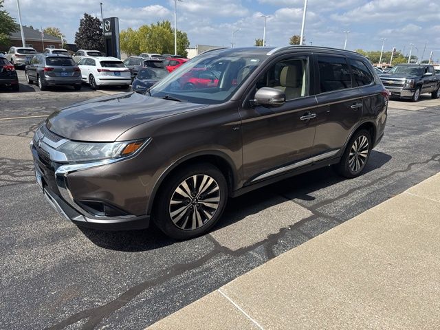 2019 Mitsubishi Outlander GT photo 2