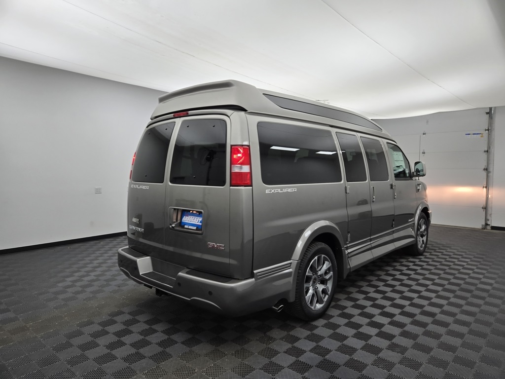 2025 Gmc Savana 2500 Cargo photo 3