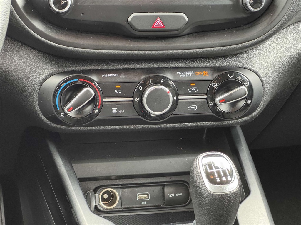 2021 Kia Soul LX photo 16