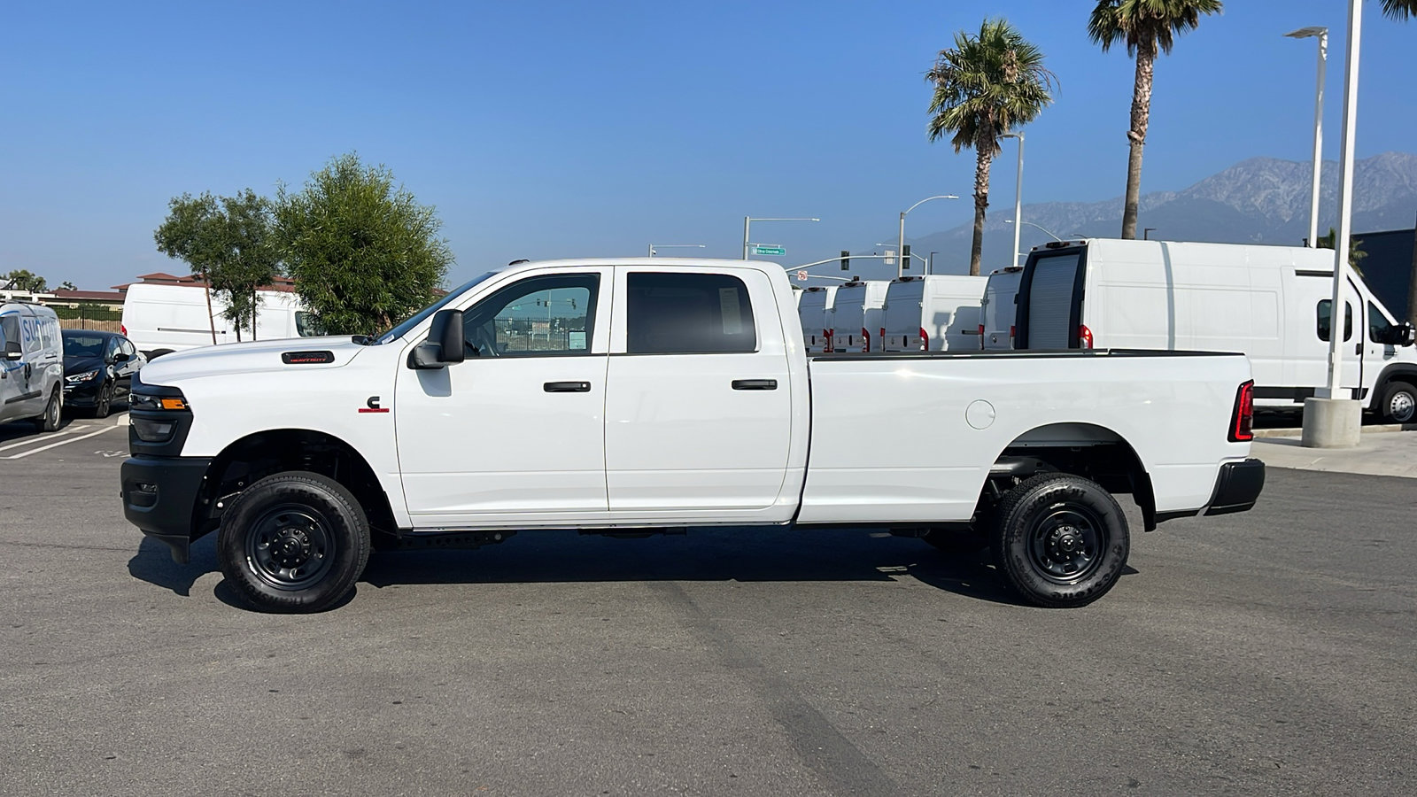 2025 Ram 2500 Tradesman photo 2