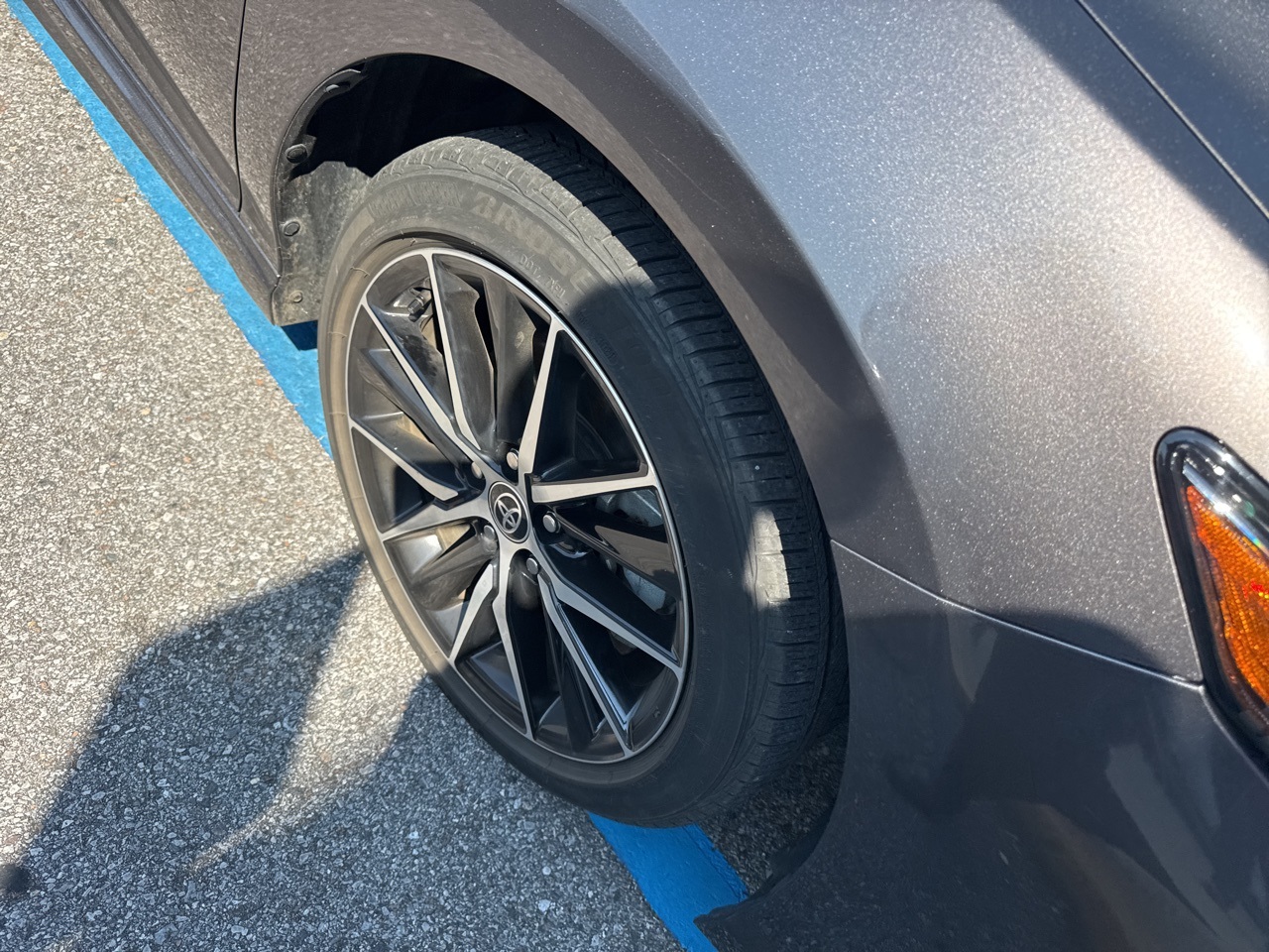 2021 Toyota Camry SE photo 4