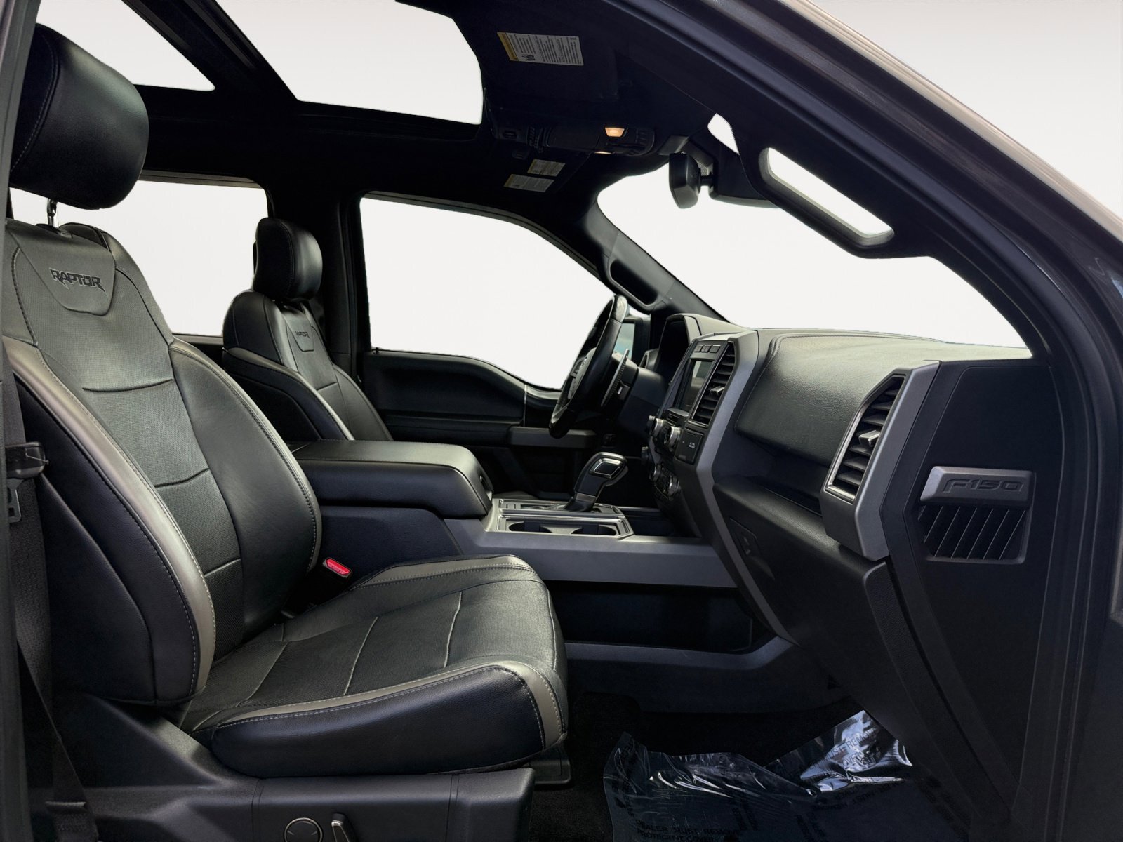 2017 Ford F-150 Raptor photo 18