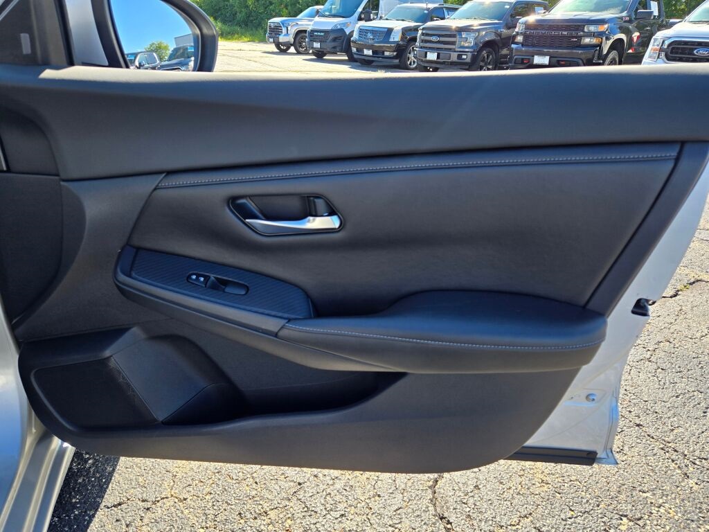 2020 Nissan Sentra SV photo 6