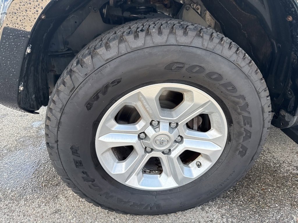 2018 Toyota 4Runner SR5 photo 2