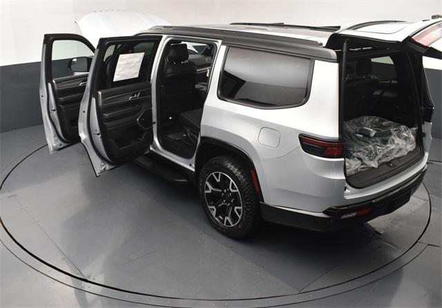2025 Jeep Wagoneer Series II photo 28