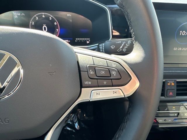 2025 Volkswagen Taos SE photo 23