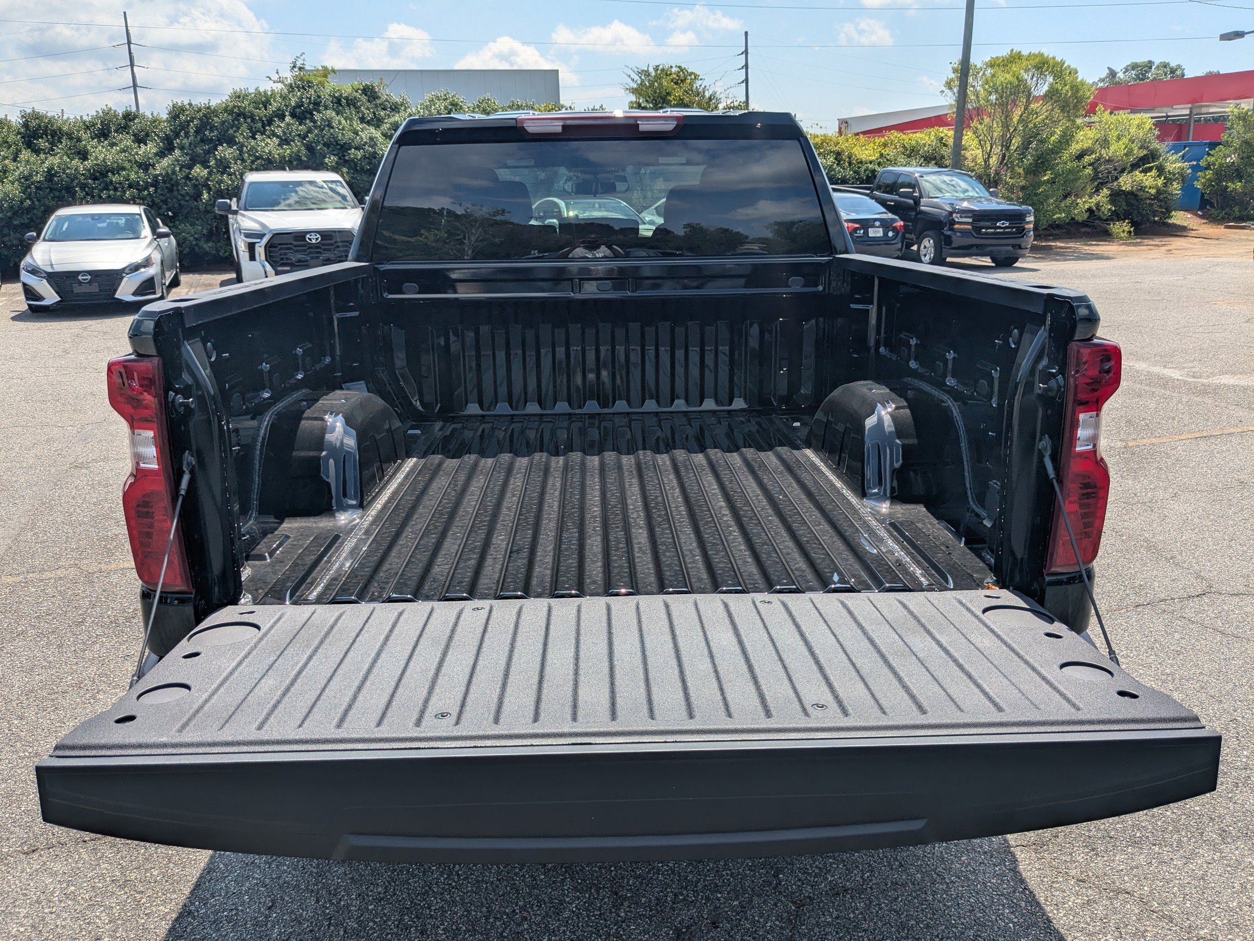 2025 Chevrolet Silverado 1500 Custom photo 12