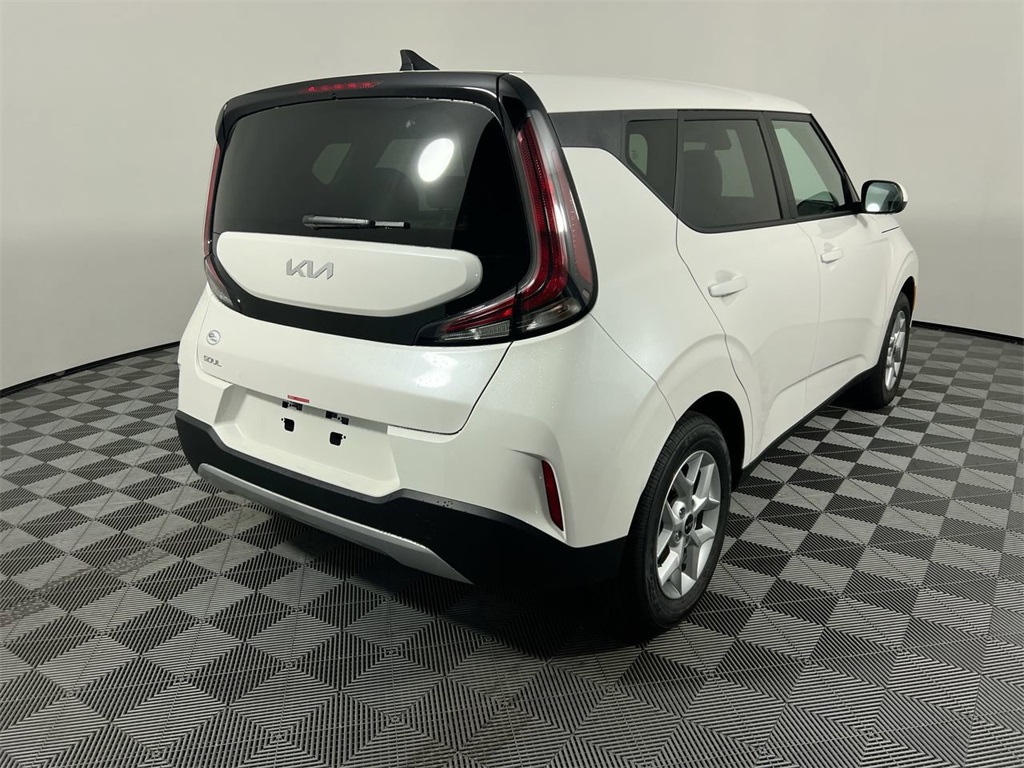 2025 Kia Soul LX S photo 3