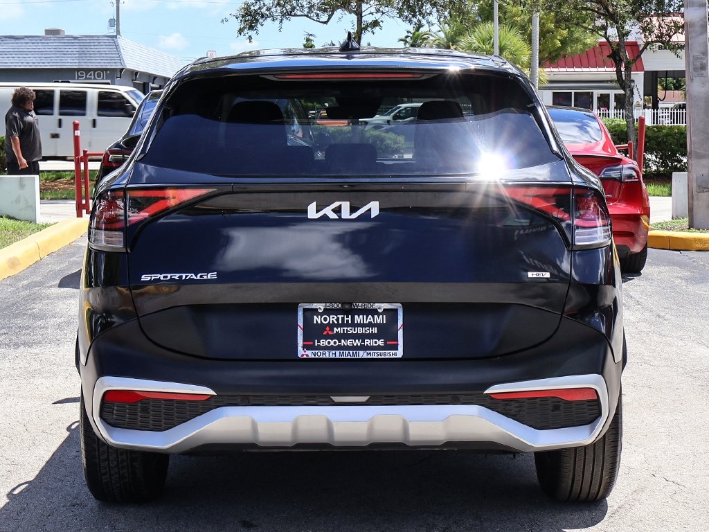 2023 Kia Sportage Hybrid LX photo 4