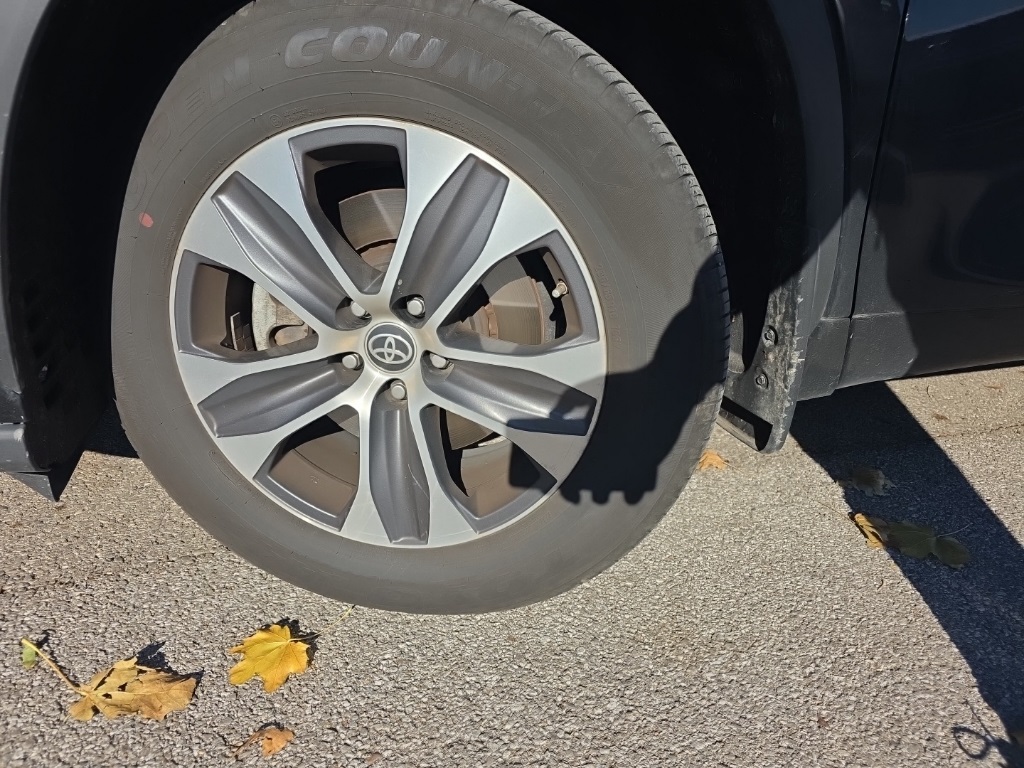 2020 Toyota Highlander XLE photo 4