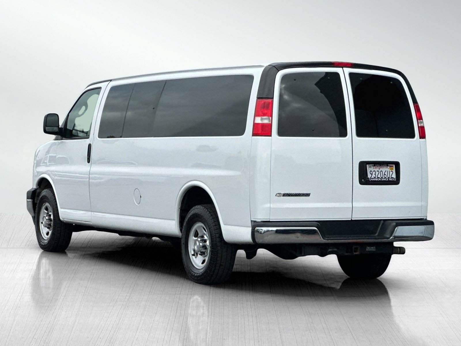 2019 Chevrolet Express 3500 LT photo 4