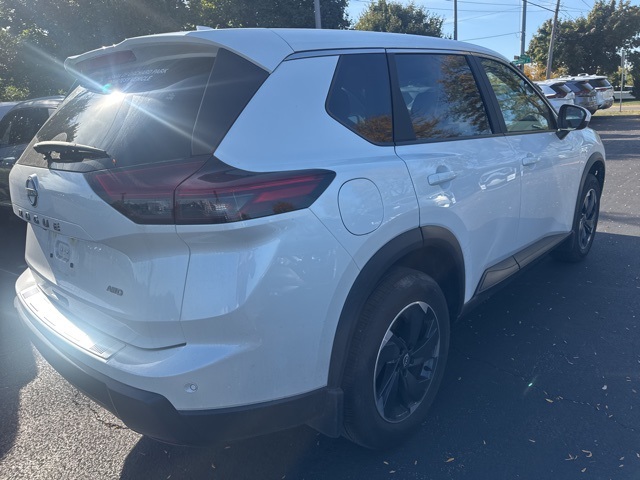 2025 Nissan Rogue SV photo 2