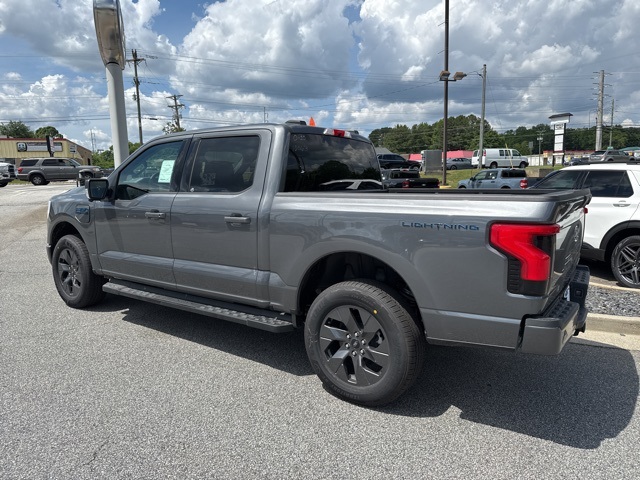 2025 Ford F-150 Lightning photo 7