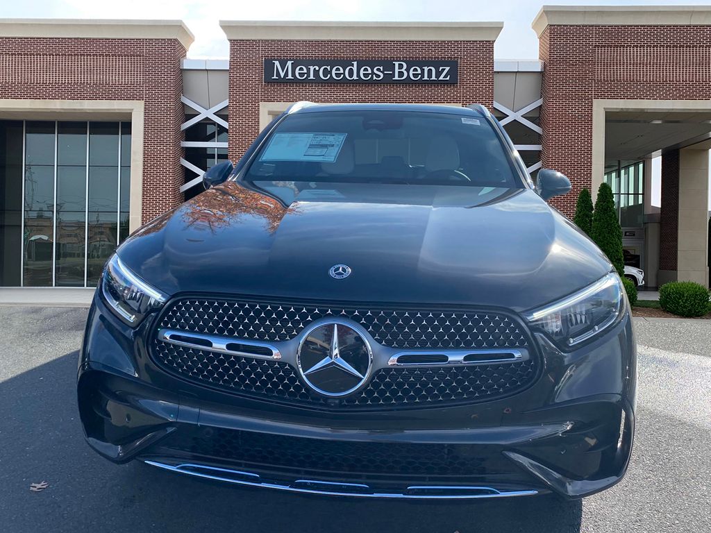 2025 Mercedes Benz GLC 350e 4MATIC photo 2