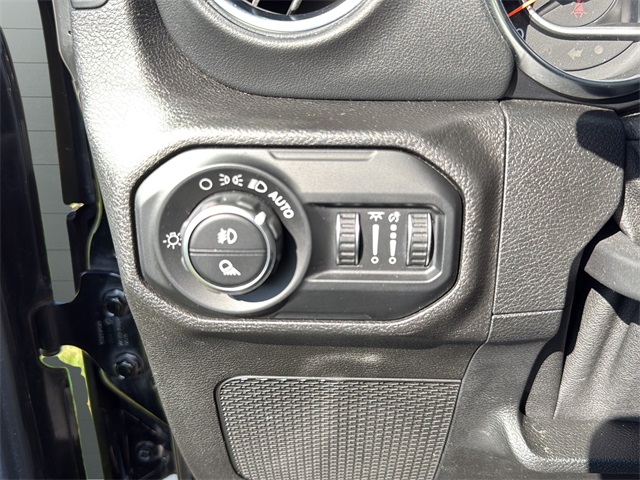 2020 Jeep Gladiator Overland photo 27