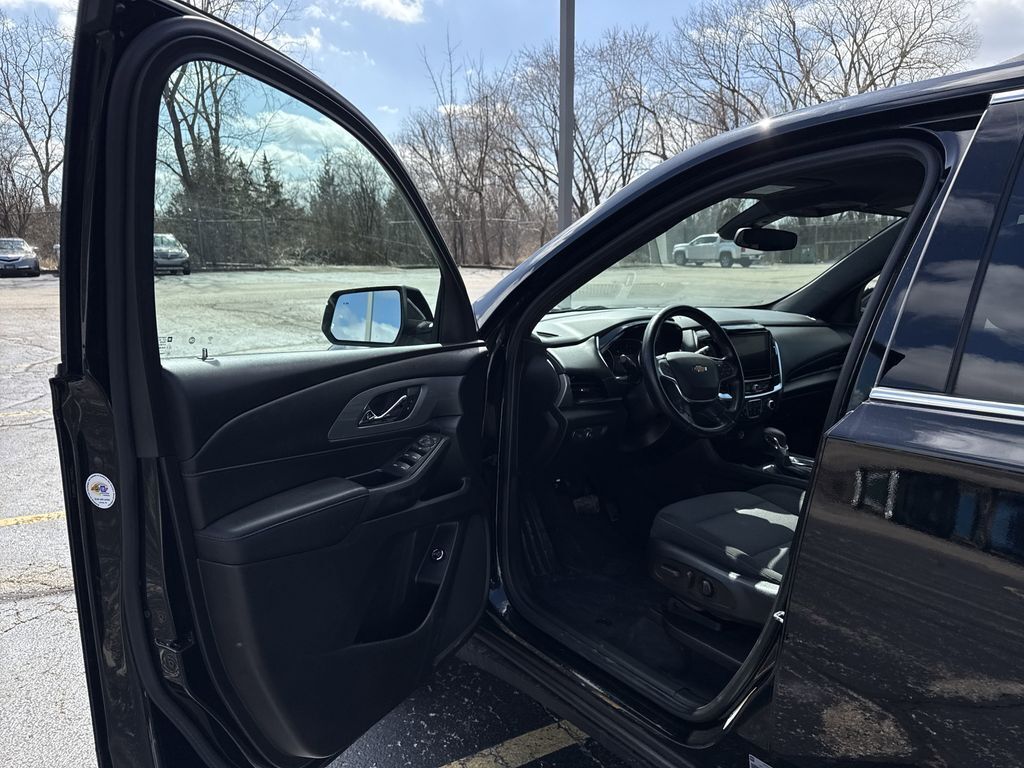 2022 Chevrolet Traverse 1LT photo 7