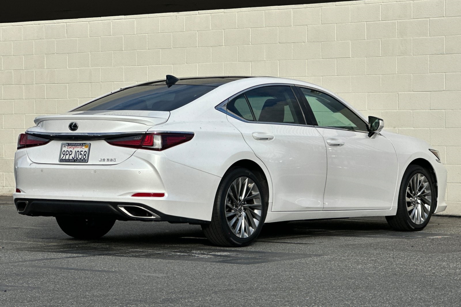 2022 Lexus ES 350 Luxury photo 4