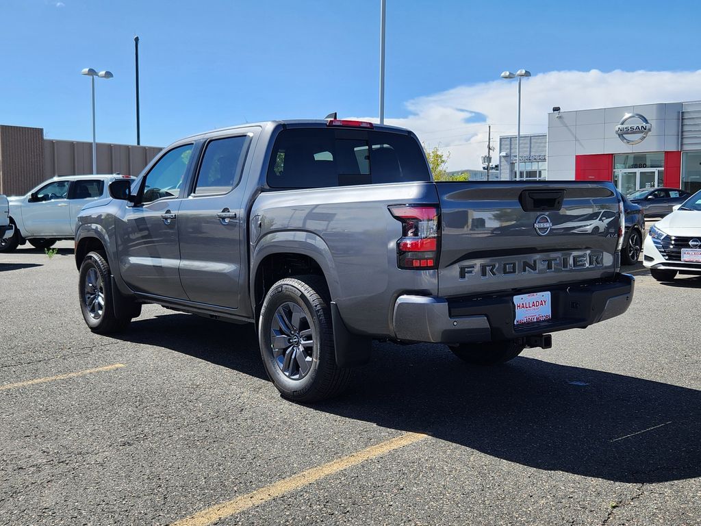 2026 Nissan Frontier Crew Cab SV photo 2