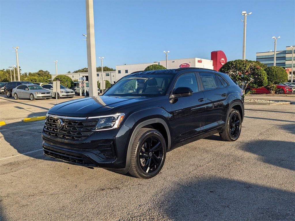 2026 Volkswagen Atlas Cross Sport SEL R-Line photo 2