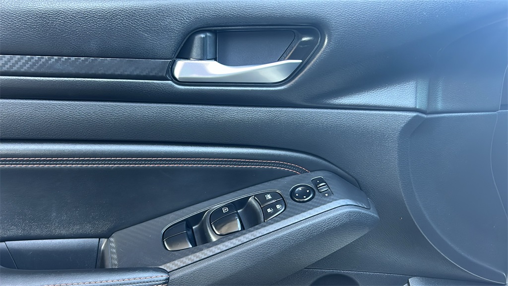 2020 Nissan Altima 2.5 SR photo 17