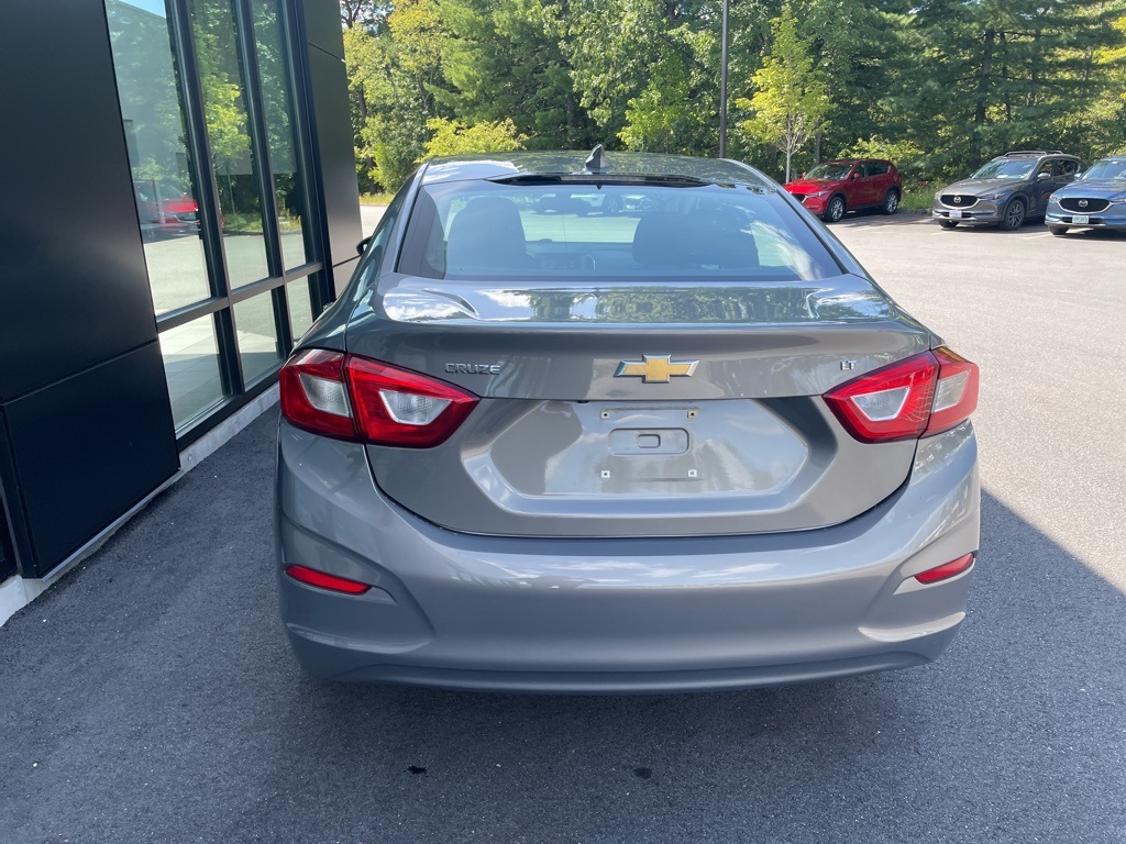 2018 Chevrolet Cruze LT photo 5