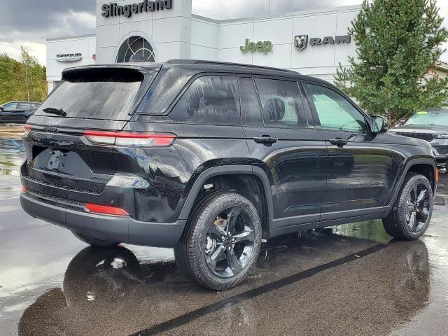 2025 Jeep Grand Cherokee Limited photo 3