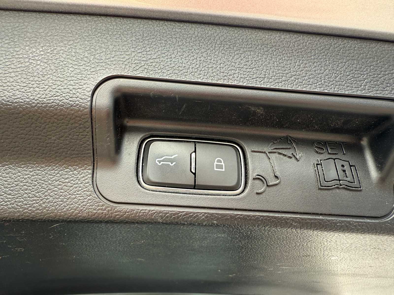 2021 Ford Explorer XLT photo 10