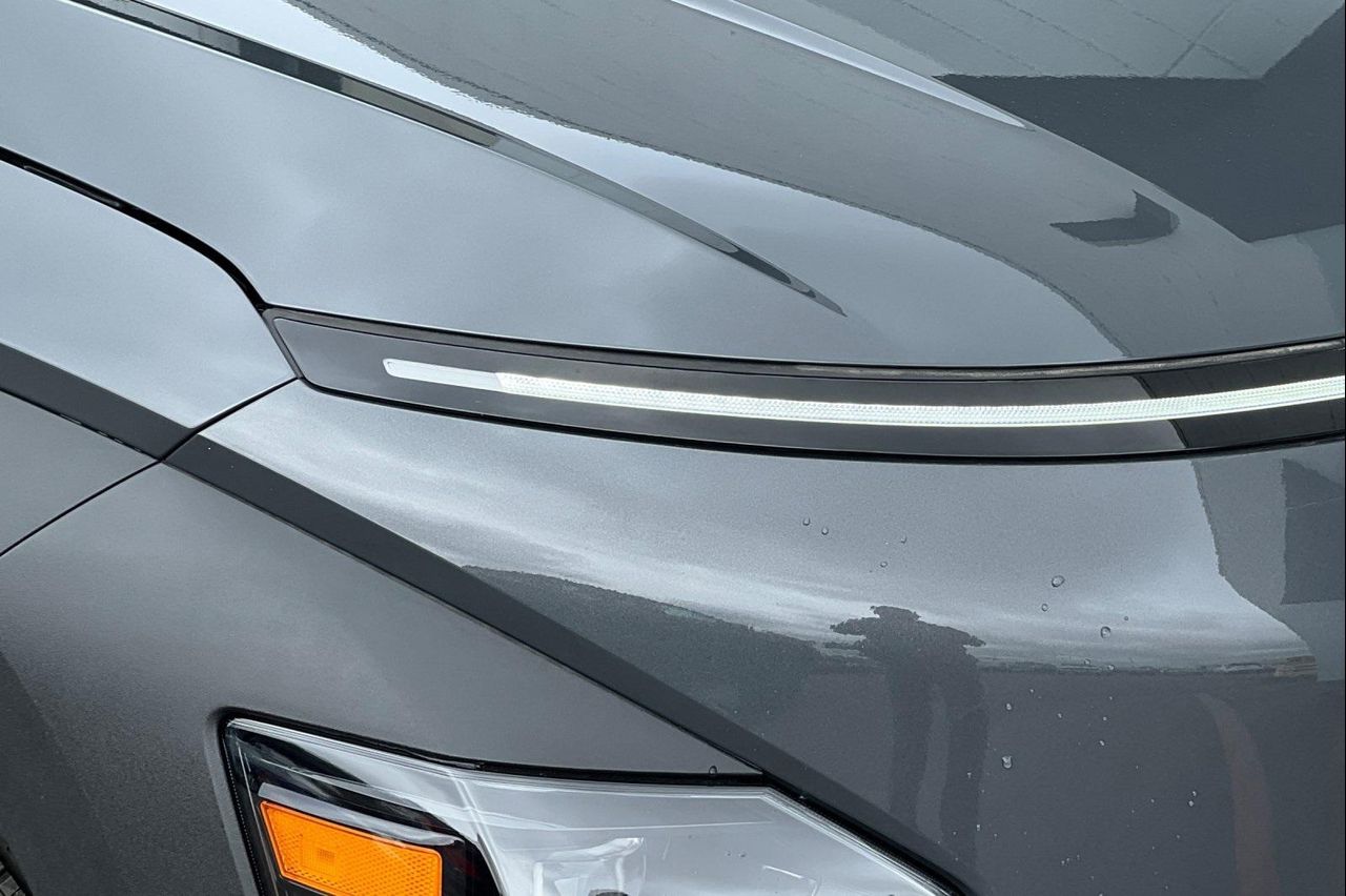 2025 Hyundai Kona SEL photo 28