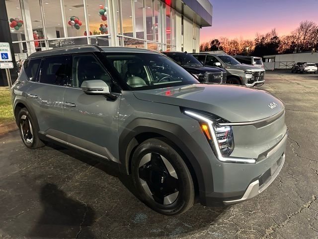 2024 Kia Ev9 Wind's photo