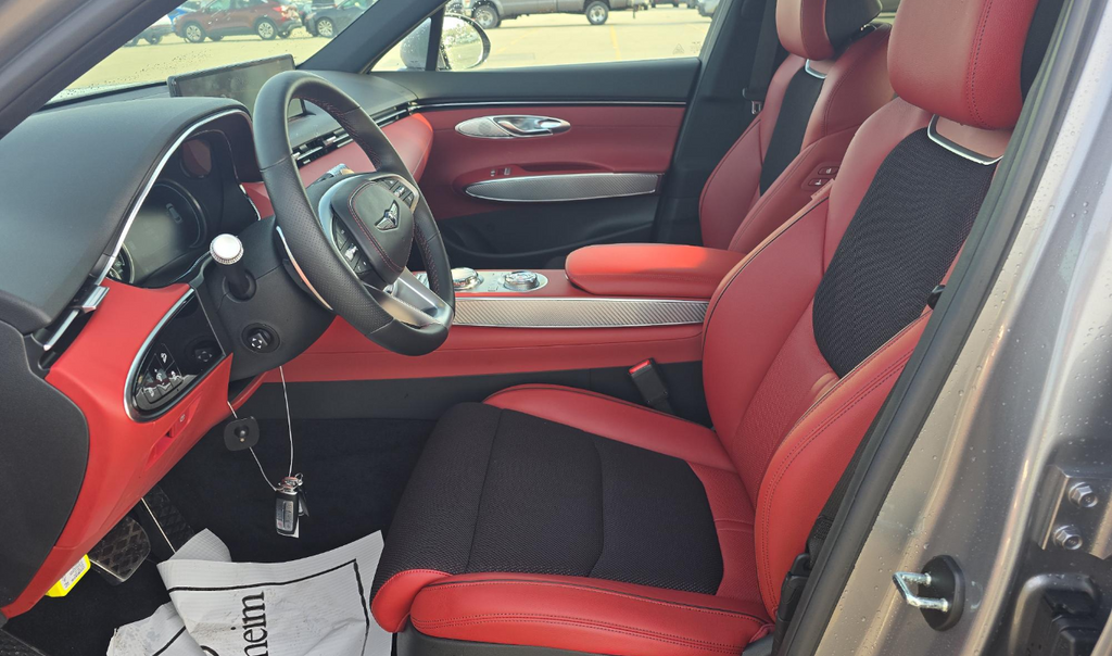 2025 Genesis GV70 3.5T Sport photo 2