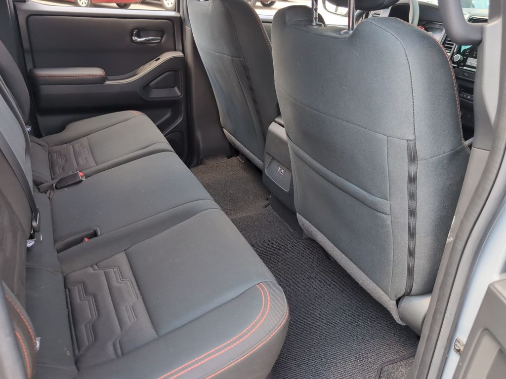 2024 Nissan Frontier PRO-4X photo 17