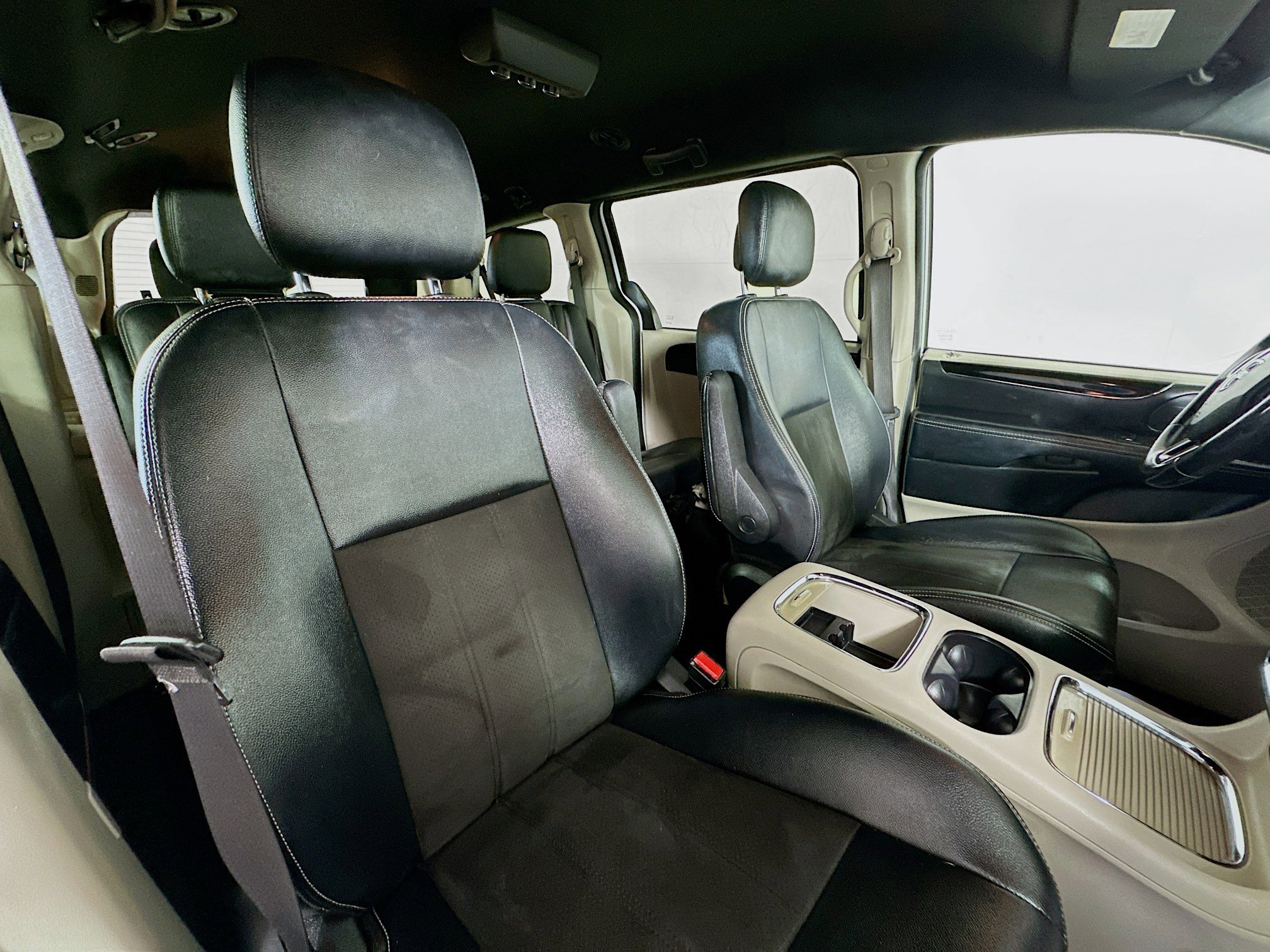 2020 Dodge Grand Caravan SXT photo 25