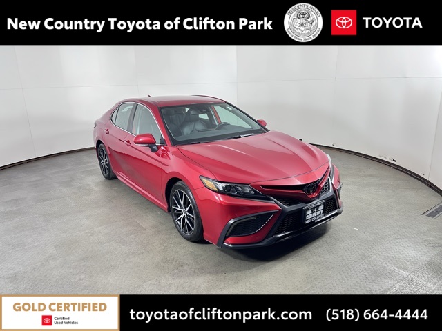 2024 Toyota Camry SE's photo