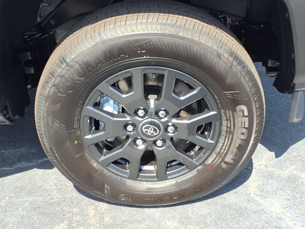 2025 Toyota 4Runner SR5 photo 12