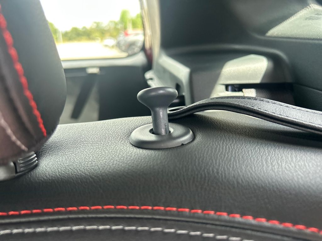 2026 Nissan Kicks SR photo 17