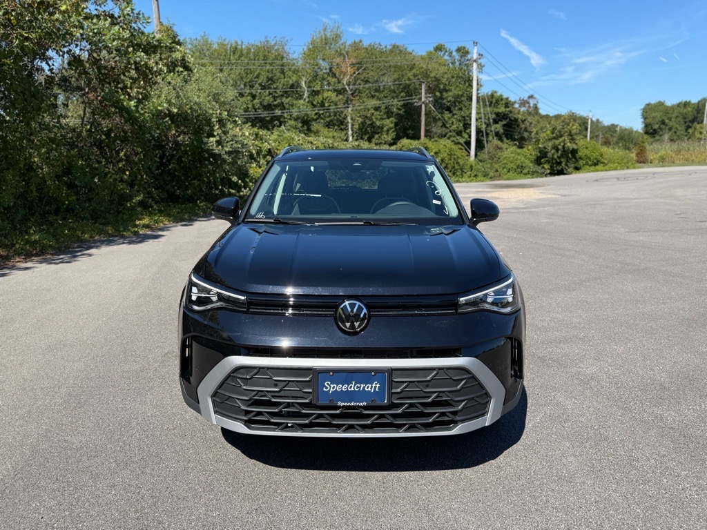 2025 Volkswagen Taos SE photo 2